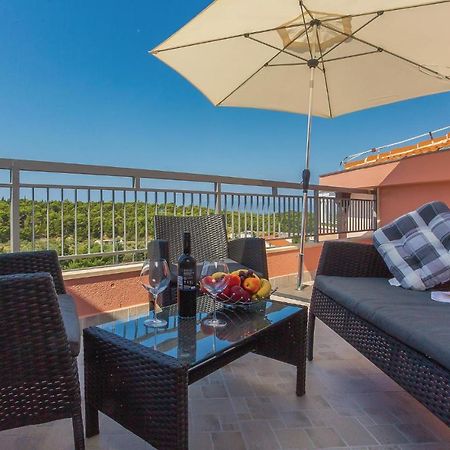 Amazing Apartment In Makarska With Wifi Exterior photo