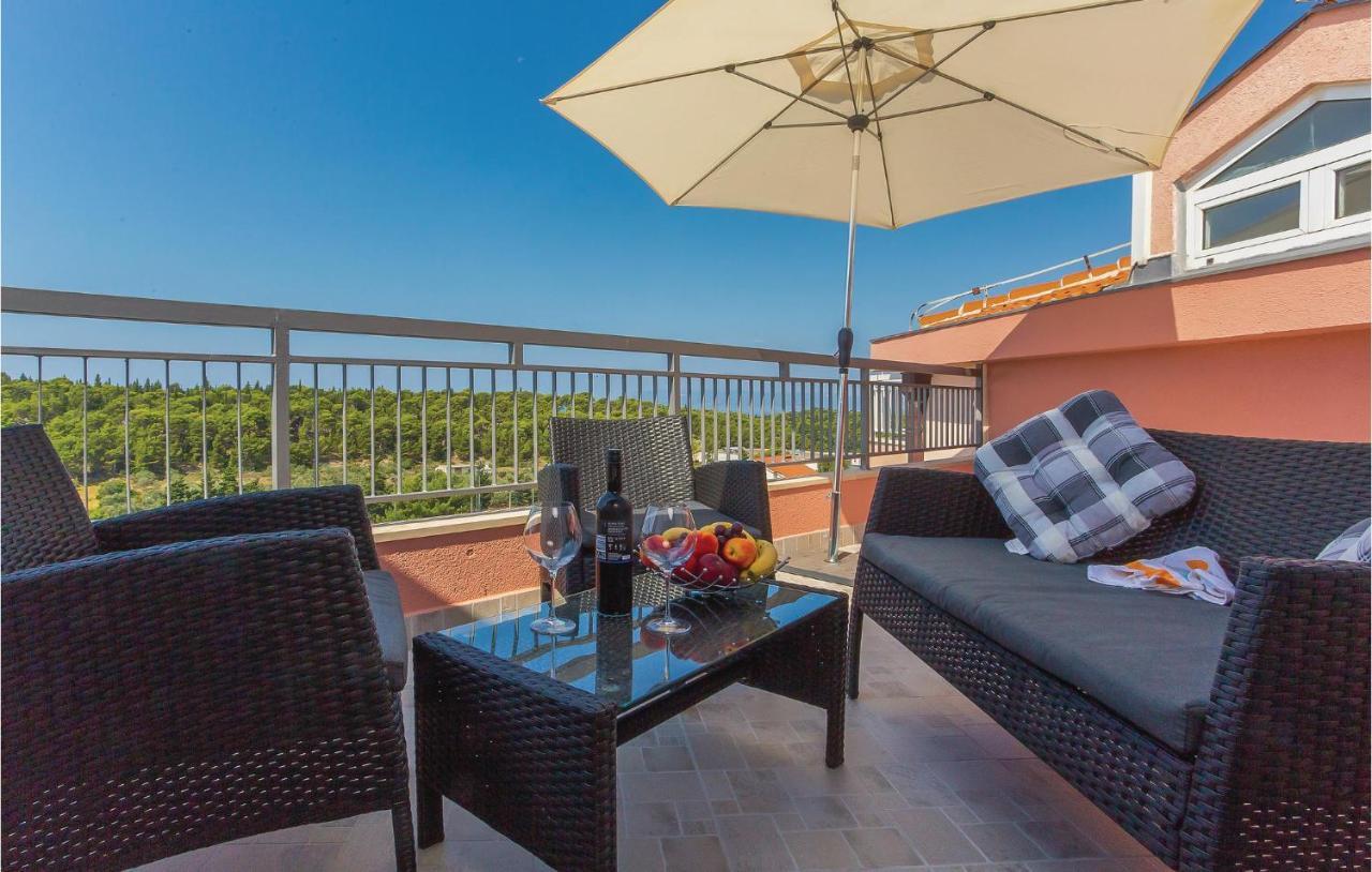 Amazing Apartment In Makarska With Wifi Exterior photo